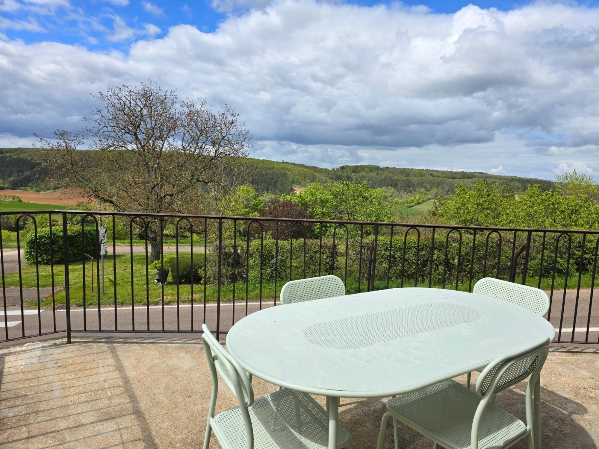 Gite Au Pied De La Colline Vezelay Ngoại thất bức ảnh